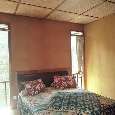 Villa Bukit Danau Cipanas  Buitenkant foto