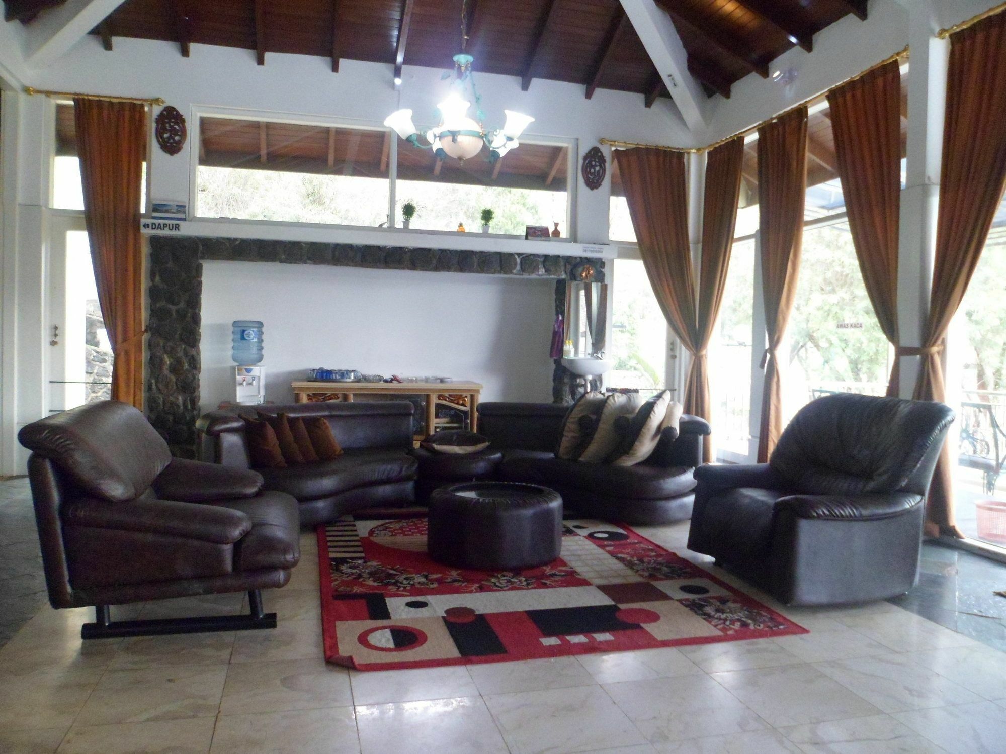 Villa Bukit Danau Cipanas  Buitenkant foto