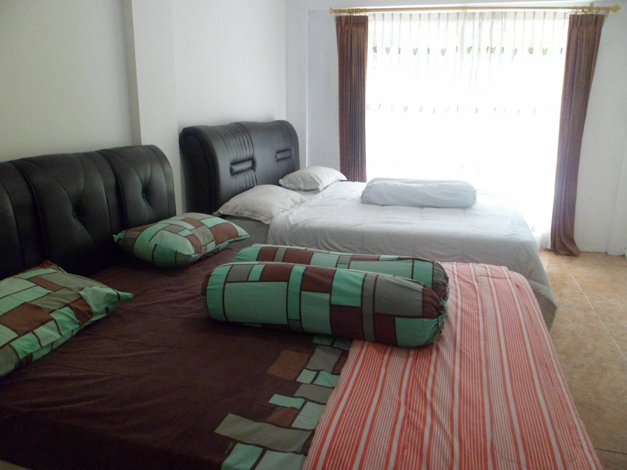 Villa Bukit Danau Cipanas  Buitenkant foto