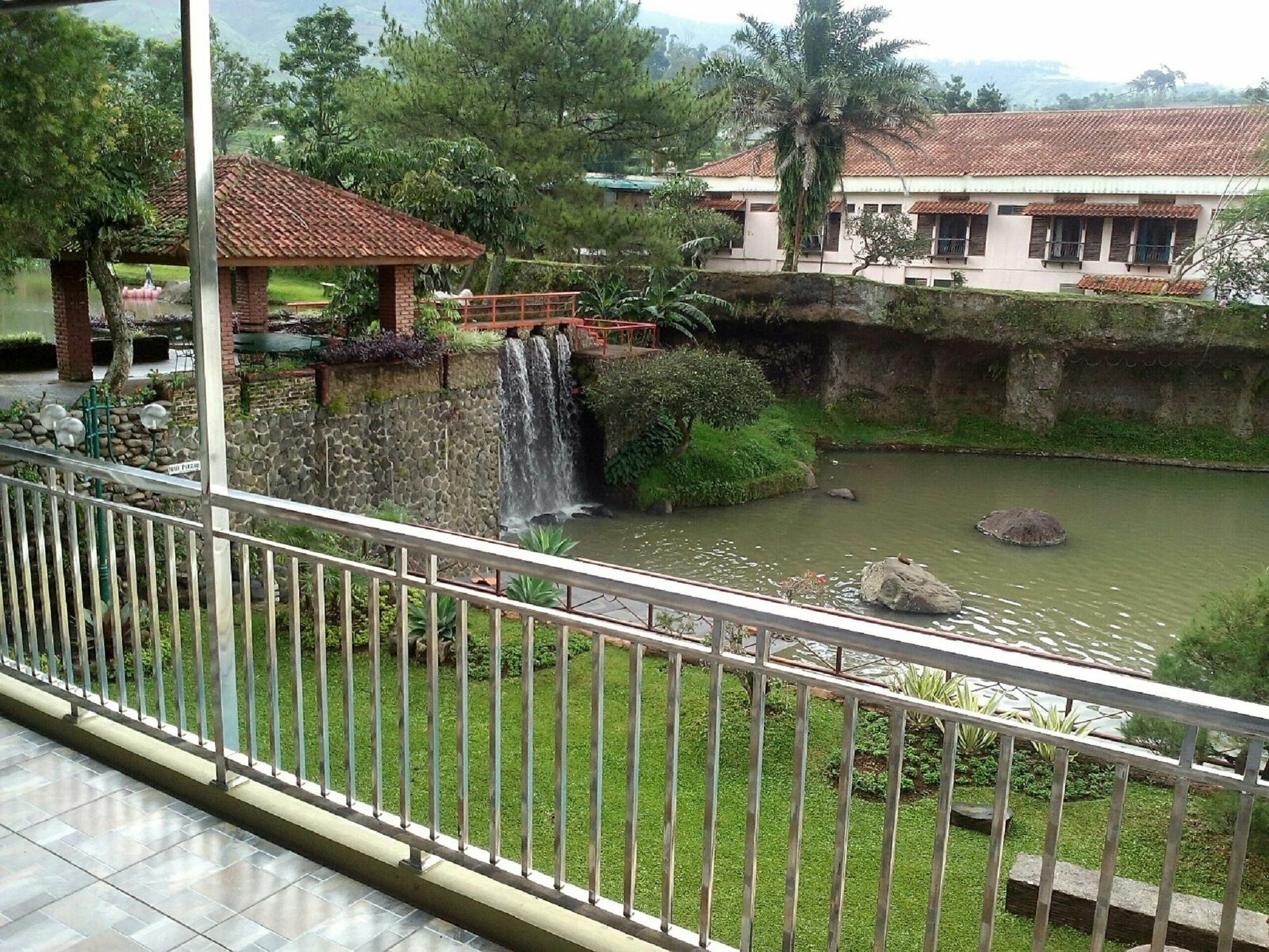 Villa Bukit Danau Cipanas  Buitenkant foto